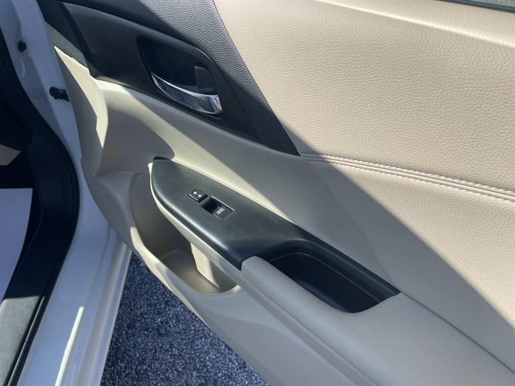 2015 Honda Accord Touring - Photo 15