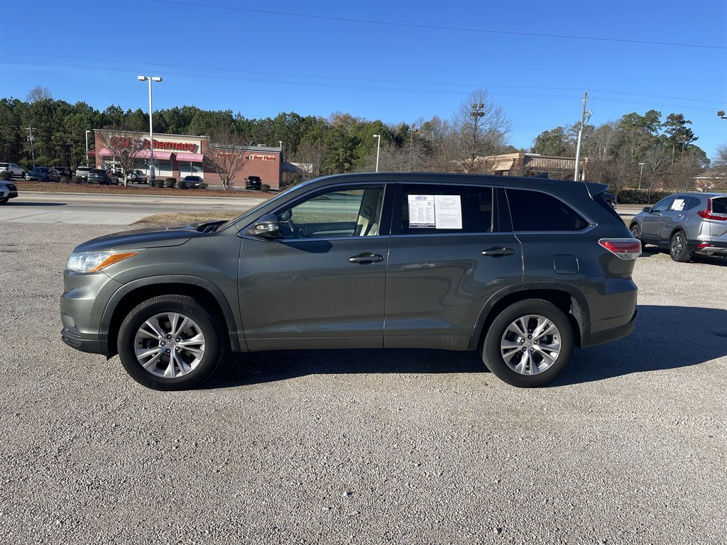 2014 Toyota Highlander LE Plus's photo