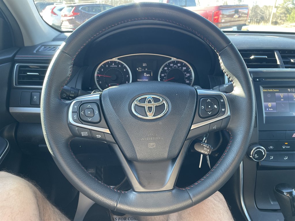 2017 Toyota Camry SE - Photo 18