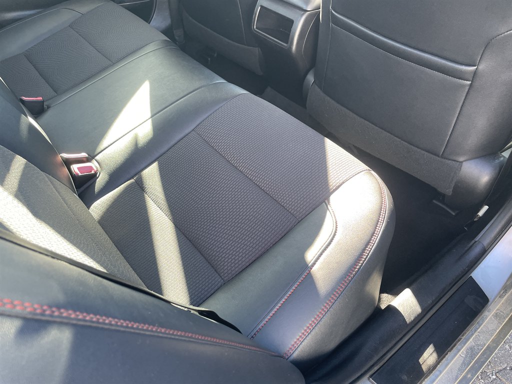 2017 Toyota Camry SE - Photo 13